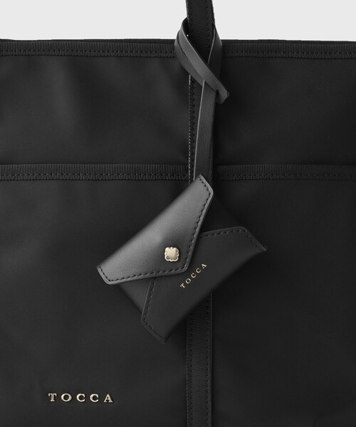 TOCCA(トッカ)の「T-LETTERA NYLON BAG ナイロンバッグ(トートバッグ・レディース・ライトグレー系/ブラック系/ネイビー系・F)」の19枚目の写真
