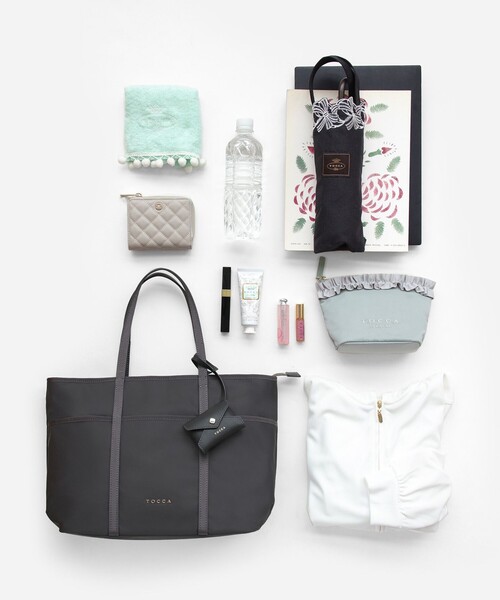 TOCCA(トッカ)の「T-LETTERA NYLON BAG ナイロンバッグ(トートバッグ・レディース・ライトグレー系/ブラック系/ネイビー系・F)」の22枚目の写真