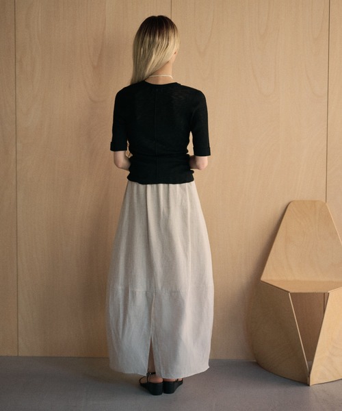 LAULEN（ローレン）の「linen back slit cocoon long skirt /バックスリットコクーンロングスカート（スカート・レディース・ベージュ/ブラック/カーキ・FREE）」の9枚目の写真