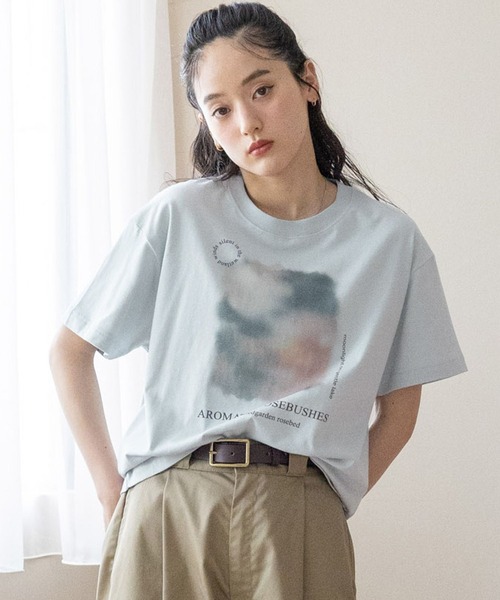 RAGEBLUE(レイジブルー)の「ニュアンスフラワープリントTシャツ(Tシャツ/カットソー・レディース・ライトブルー/ブラック/ホワイト・FREE)」の3枚目の写真