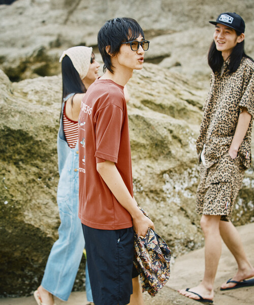 Jonas Claesson（ジョナスクレアッソン）の「JONAS CLAESSON/ジョナス クレアッソン Safari Surfers Short Sleeve Tee/サファリサーファーズ バックプリントTシャツ（Tシャツ/カットソー・メンズ・ベージュ/レッド/ホワイト/ブラック・LARGE/MEDIUM）」の17枚目の写真