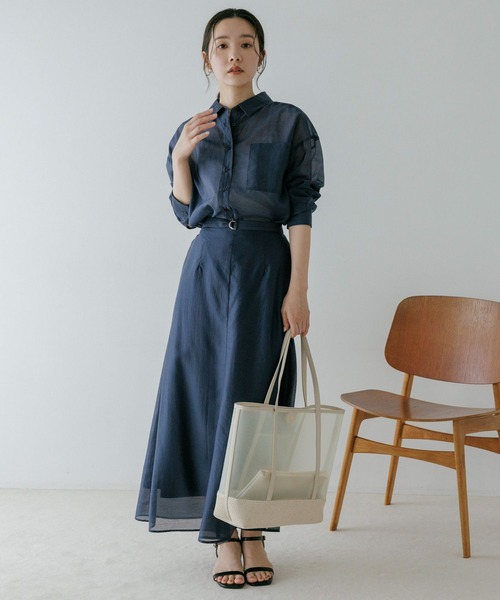 Andemiu(アンデミュウ)の「【WEB限定カラー】シアーシャツセットアップ659294(ワンピース・レディース・モカ/ブルー/チャコールグレー/ネイビー・FREE)」の4枚目の写真