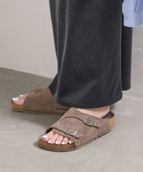 BIRKENSTOCK(ビルケンシュトック)の「別注【BIRKENSTOCK For JOURNAL STANDARD】Zurich LEVE CONCRETE GRAY(サンダル・レディース・チャコールグレー・25cm/24.5cm/24cm/23cm/22.5cm)」の4枚目の写真