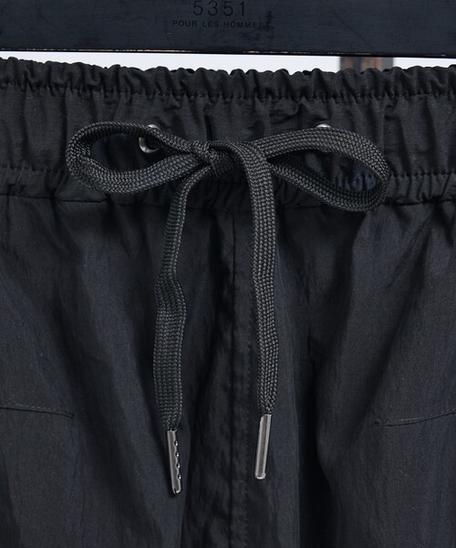 5351 POUR LES HOMMES(ゴーサンゴーイチプールオム)の「【セットアップ対応】セルロース ナイロン 2タック パンツ(その他パンツ・メンズ・グレー/ブラック・48/46/44/50)」の6枚目の写真