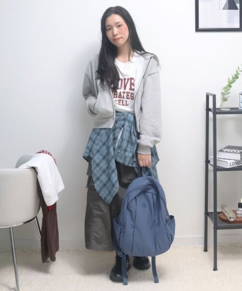 LENEE B(レニービー)の「ラウンドスリットバックパックディープブルー(バックパック/リュック・レディース・その他・FREE)」の5枚目の写真
