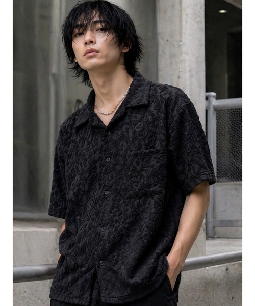CERCA(チェルカ)の「【Bls】 【ZM】【Bling Leads】パイル生地 半袖レオパード柄シャツ(シャツ/ブラウス・メンズ・ホワイト/ブラック・L/M)」の2枚目の写真