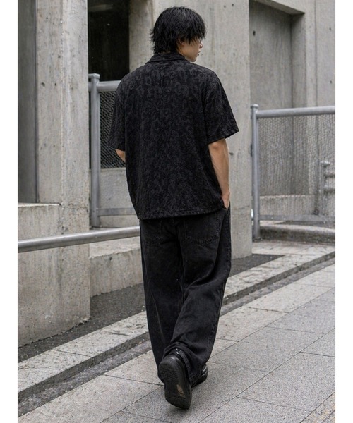 CERCA(チェルカ)の「【Bls】 【ZM】【Bling Leads】パイル生地 半袖レオパード柄シャツ(シャツ/ブラウス・メンズ・ホワイト/ブラック・L/M)」の4枚目の写真