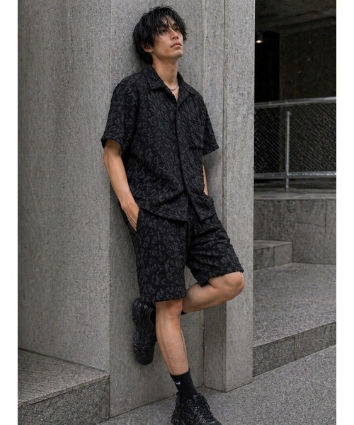 CERCA(チェルカ)の「【Bls】 【ZM】【Bling Leads】パイル生地 半袖レオパード柄シャツ(シャツ/ブラウス・メンズ・ホワイト/ブラック・L/M)」の5枚目の写真