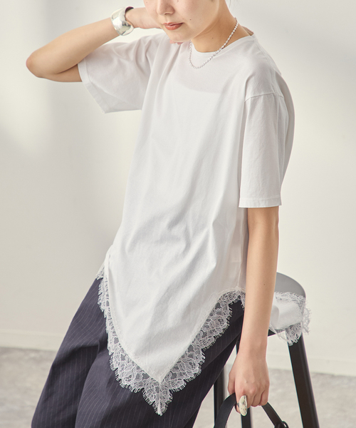 journal standard L'essage（ジャーナルスタンダードレサージュ）の「レースイレギュラーヘムTシャツ（Tシャツ/カットソー・レディース・ブラウン/グレー/アイボリー・FREE）」の2枚目の写真