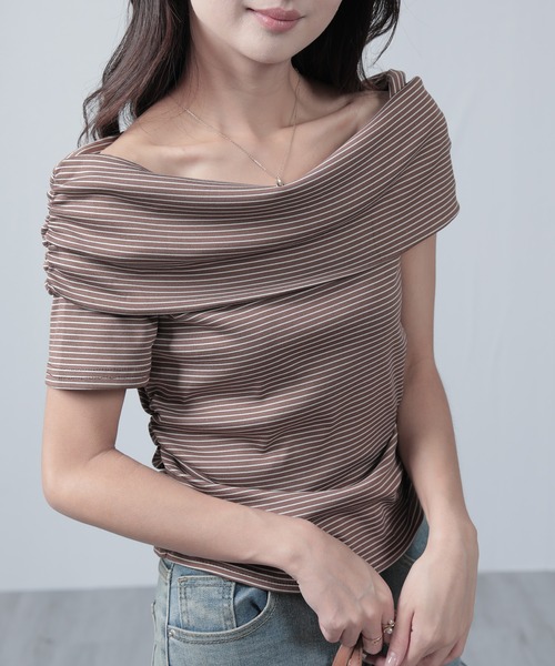 nonomi(ノノミ)の「ワイドオフショルダー ボーダー柄 半袖カットソートップス(Tシャツ/カットソー・レディース・グレー/ホワイト/ロイヤルブルー/ブラウン系その他7・FREE)」の1枚目の写真