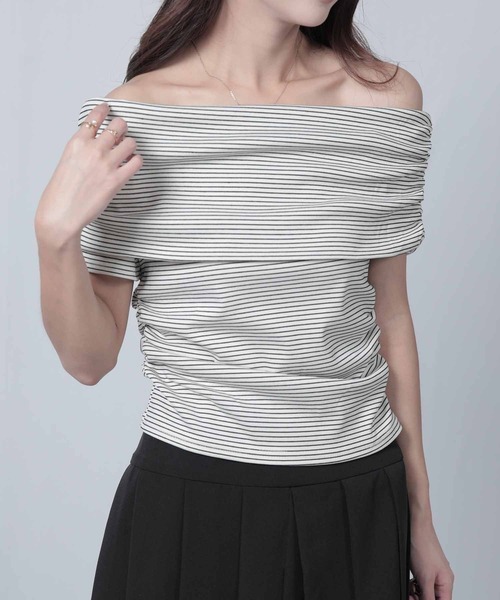 nonomi(ノノミ)の「ワイドオフショルダー ボーダー柄 半袖カットソートップス(Tシャツ/カットソー・レディース・グレー/ホワイト/ロイヤルブルー/ブラウン系その他7・FREE)」の13枚目の写真