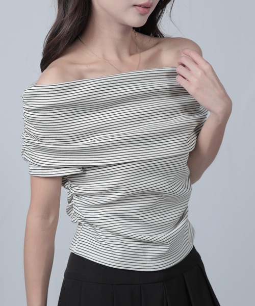 nonomi(ノノミ)の「ワイドオフショルダー ボーダー柄 半袖カットソートップス(Tシャツ/カットソー・レディース・グレー/ホワイト/ロイヤルブルー/ブラウン系その他7・FREE)」の11枚目の写真