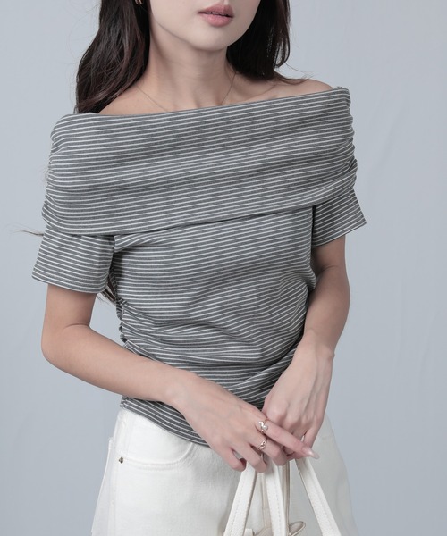 nonomi(ノノミ)の「ワイドオフショルダー ボーダー柄 半袖カットソートップス(Tシャツ/カットソー・レディース・グレー/ホワイト/ロイヤルブルー/ブラウン系その他7・FREE)」の9枚目の写真