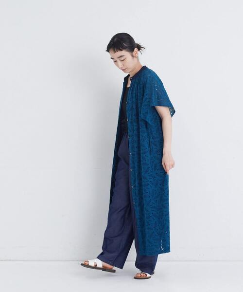 conges payes ADIEU TRISTESSE(コンジェ ペイエ アデュートリステス)の「ボタニカル風エンブロイダリーワンピース(ワンピース・レディース・グレイッシュベージュ/ブルーグリーン・38)」の11枚目の写真