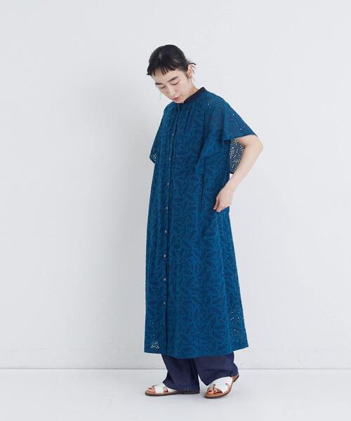 conges payes ADIEU TRISTESSE(コンジェ ペイエ アデュートリステス)の「ボタニカル風エンブロイダリーワンピース(ワンピース・レディース・グレイッシュベージュ/ブルーグリーン・38)」の13枚目の写真
