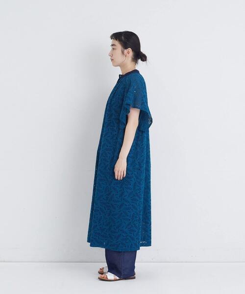 conges payes ADIEU TRISTESSE(コンジェ ペイエ アデュートリステス)の「ボタニカル風エンブロイダリーワンピース(ワンピース・レディース・グレイッシュベージュ/ブルーグリーン・38)」の16枚目の写真