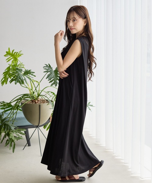 BIRTHDAY BASH(バースデイバッシュ)の「【冷感接触】ZIP STRAP I LINE DRESS(ワンピース・レディース・ブラック/ベージュ/ブルー/レッド・FREE)」の8枚目の写真