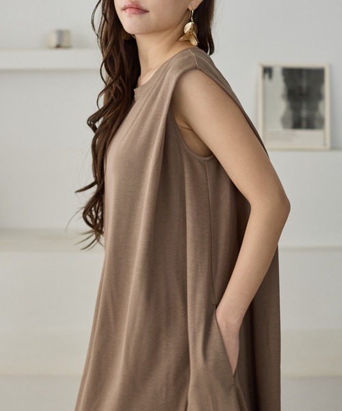 BIRTHDAY BASH(バースデイバッシュ)の「【冷感接触】ZIP STRAP I LINE DRESS(ワンピース・レディース・ブラック/ベージュ/ブルー/レッド・FREE)」の15枚目の写真