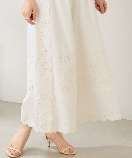 BEARDSLEY(ビアズリー)の「フラワーカットワークパネル刺繍パンツ《15 quinze》(その他パンツ・レディース・ブラック/アイボリー・FREE)」の2枚目の写真