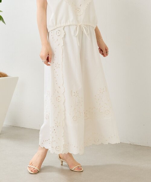 BEARDSLEY(ビアズリー)の「フラワーカットワークパネル刺繍パンツ《15 quinze》(その他パンツ・レディース・ブラック/アイボリー・FREE)」の7枚目の写真