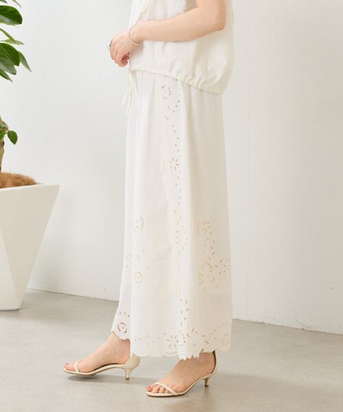 BEARDSLEY(ビアズリー)の「フラワーカットワークパネル刺繍パンツ《15 quinze》(その他パンツ・レディース・ブラック/アイボリー・FREE)」の8枚目の写真