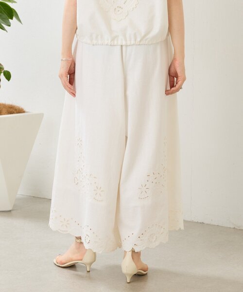 BEARDSLEY(ビアズリー)の「フラワーカットワークパネル刺繍パンツ《15 quinze》(その他パンツ・レディース・ブラック/アイボリー・FREE)」の9枚目の写真