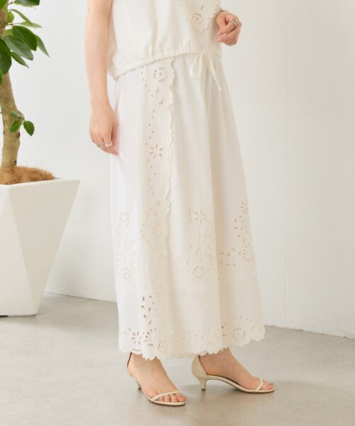 BEARDSLEY(ビアズリー)の「フラワーカットワークパネル刺繍パンツ《15 quinze》(その他パンツ・レディース・ブラック/アイボリー・FREE)」の10枚目の写真