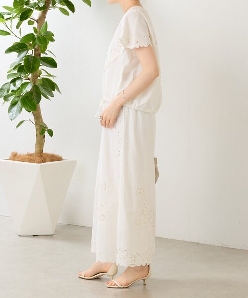 BEARDSLEY(ビアズリー)の「フラワーカットワークパネル刺繍パンツ《15 quinze》(その他パンツ・レディース・ブラック/アイボリー・FREE)」の14枚目の写真