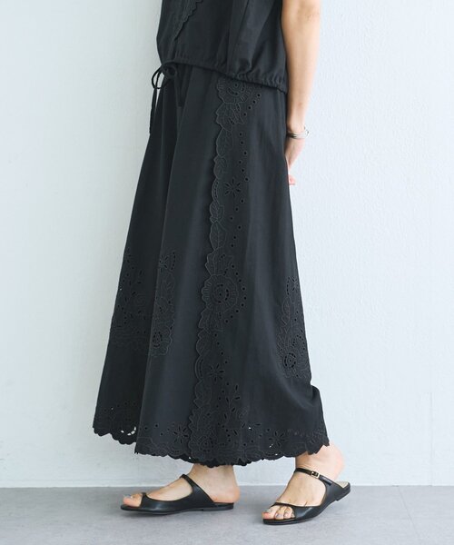 BEARDSLEY(ビアズリー)の「フラワーカットワークパネル刺繍パンツ《15 quinze》(その他パンツ・レディース・ブラック/アイボリー・FREE)」の22枚目の写真