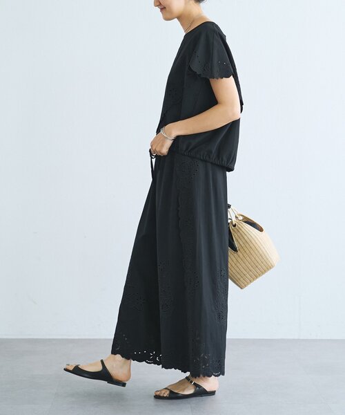 BEARDSLEY(ビアズリー)の「フラワーカットワークパネル刺繍パンツ《15 quinze》(その他パンツ・レディース・ブラック/アイボリー・FREE)」の3枚目の写真