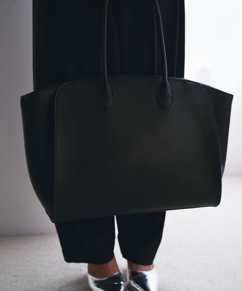 SOEMIN(ソミン)の「Minimal big bag/ミニマルビッグハンドバッグ(ハンドバッグ・レディース・ブラック・FREE)」の2枚目の写真