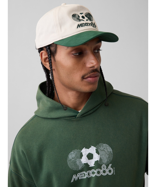 GAP(ギャップ)の「FIFA WORLD CUP(TM) ベースボールキャップ(キャップ・メンズ・グリーン/オフホワイト/ネイビー/ライトブルー/レッド・ONE SIZE)」の1枚目の写真