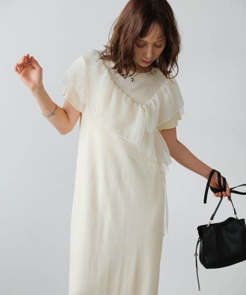 Bab(バブ)の「【再登場・選べるサイズ展開】アシメフリルドッキングワンピース(ワンピース・レディース・ライトグレー/アイボリー/ブラック・S/M)」の4枚目の写真