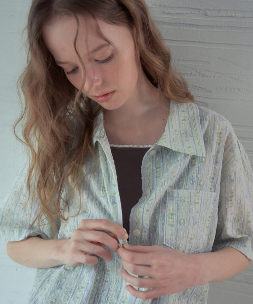 OURNOSTALGIA（アワー ノスタルジア）の「Vintage Floral Half Shirt_Purple(OB6SH03)（シャツ/ブラウス・レディース・Purple・FREE）」の4枚目の写真