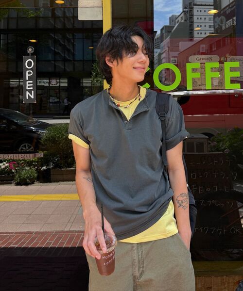 WMC（ダブリューエムシー）の「[クロップ] ガーメントダイヘンリーネックTシャツ_CHARCOAL GREY（Tシャツ/カットソー・メンズ・チャコールグレー・M/L/XL）」の6枚目の写真