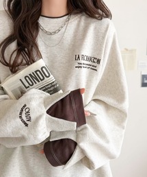 Java（ジャバ）の「《JaVaジャバコラボ》着るだけでレイヤード上級者！配色刺繍レイヤード風オーバーサイズ裏起毛プルオーバー（スウェット）」
