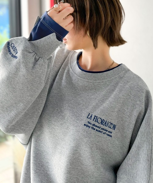 Java（ジャバ）の「《JaVaジャバコラボ》着るだけでレイヤード上級者！配色刺繍レイヤード風オーバーサイズ裏起毛プルオーバー（スウェット・レディース・グレー/ネイビー/グレイッシュベージュ/オートミール・LARGE/MEDIUM/X-LARGE/SMALL）」の8枚目の写真