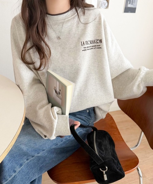 Java（ジャバ）の「《JaVaジャバコラボ》着るだけでレイヤード上級者！配色刺繍レイヤード風オーバーサイズ裏起毛プルオーバー（スウェット・レディース・グレー/ネイビー/グレイッシュベージュ/オートミール・LARGE/MEDIUM/X-LARGE/SMALL）」の21枚目の写真