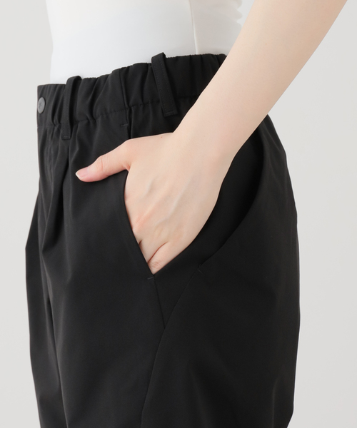 GOLDWIN(ゴールドウィン)の「【Goldwin/ゴールドウィン】One Tuck Light Stretch Shorts(その他パンツ・レディース・ブラック/ベージュ・36/38)」の21枚目の写真