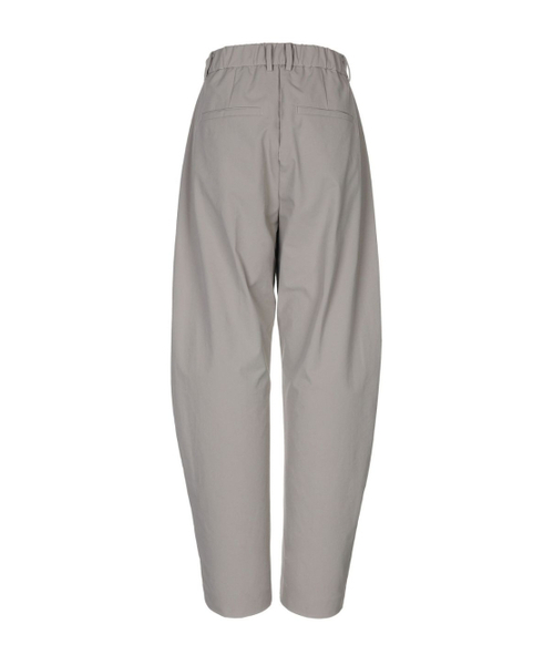 PADO SEOUL(パドソウル)の「ストレッチナイロンバレルパンツベージュ(スラックス・レディース・ベージュ・MEDIUM/SMALL)」の6枚目の写真