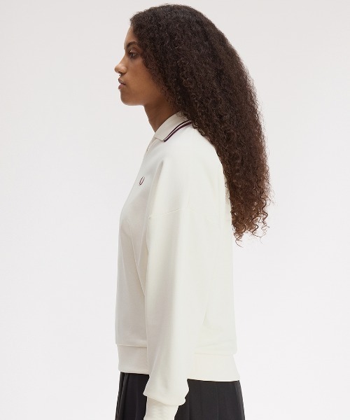 FRED PERRY(フレッドペリー)の「Tipped Open Collar Sweatshirt/ティップドオープンカラースウェット(スウェット・レディース・ベージュ/ネイビー・10)」の11枚目の写真