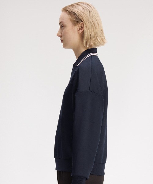 FRED PERRY(フレッドペリー)の「Tipped Open Collar Sweatshirt/ティップドオープンカラースウェット(スウェット・レディース・ベージュ/ネイビー・10)」の22枚目の写真