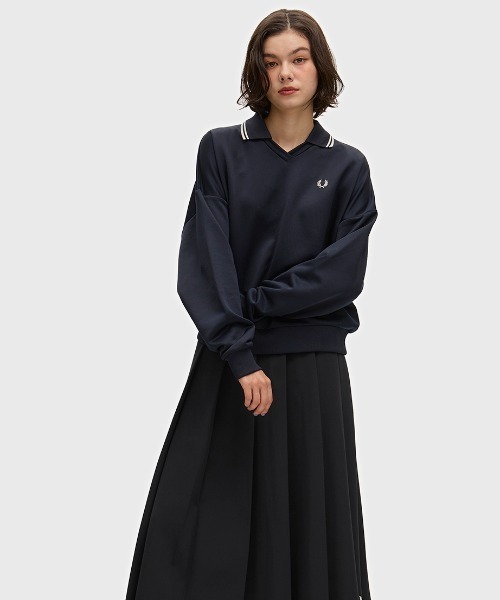 FRED PERRY(フレッドペリー)の「Tipped Open Collar Sweatshirt/ティップドオープンカラースウェット(スウェット・レディース・ベージュ/ネイビー・10)」の14枚目の写真