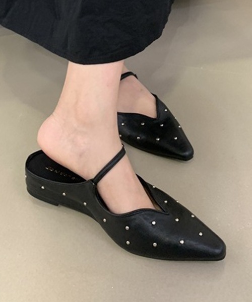 Lace Ladies（レースレディース）の「スタッズ Vカット メリージェーン ミュール パンプス（サンダル・レディース・アイボリー/ブラック・23.5cm/23cm/22.5cm/25cm/24.5cm/24cm）」の2枚目の写真