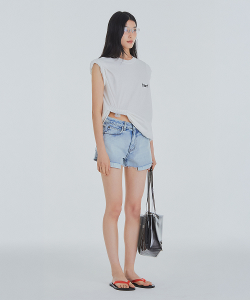 FRANTICSERVICE（フランティックサービス）の「ディストロイドデニムショーツ - ライトブルー（その他パンツ・レディース・ブルー・LARGE/MEDIUM/SMALL）」の5枚目の写真