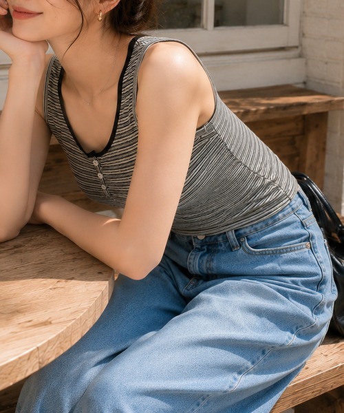Chiina(チーナ)の「【Chiina】ヘンリーネック コンパクトボーダータンクトップ(タンクトップ・レディース・ネイビー/イエロー/ホワイト・FREE)」の6枚目の写真