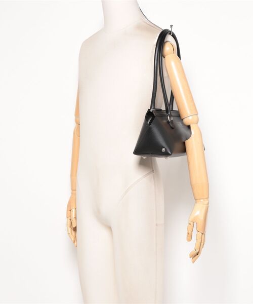 MM6 Maison Margiela(エムエムシックス メゾン マルジェラ)の「MM6 NEW BAULETTO J MEDIUM(ショルダーバッグ・レディース・ブラック・FREE)」の6枚目の写真
