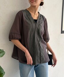 フロント刺繍レース5分袖ブラウス