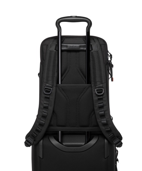 TUMI（トゥミ）の「ALPHA BRAVO 「ダイナミック」バックパック（A4/PC15インチまで対応）（バックパック/リュック・メンズ・ブラウン系その他・FREE）」の5枚目の写真