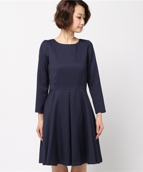 NATURAL BEAUTY BASIC（ナチュラルビューティーベーシック）の「タック＆フレアワンピース（ワンピース・レディース・ネイビー/グレー系その他・LARGE/SMALL/MEDIUM）」の3枚目の写真